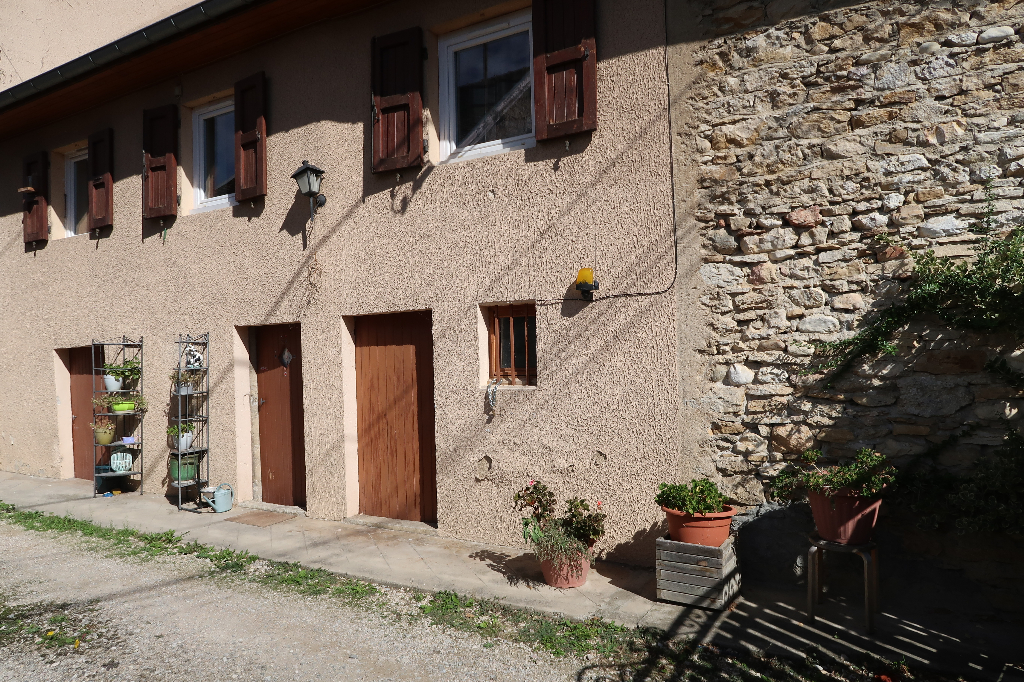15 min de Lagnieu - Maison de village - 70 m² 15 min de Lagnieu - Maison de village - 70 m²