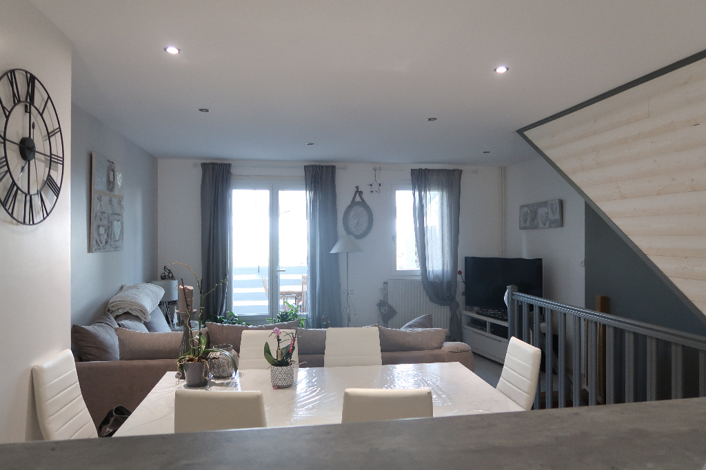 MEXIMIEUX - Maison de 70 m² avec jardin et garage MEXIMIEUX - Maison de 70 m² avec jardin et garage