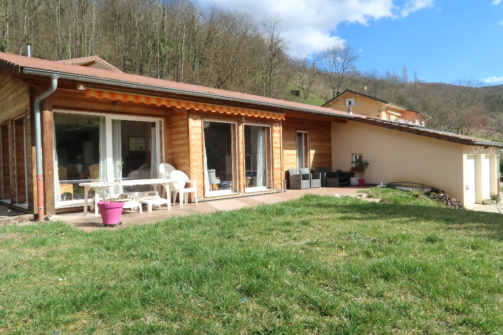 AMBERIEU EN BUGEY - Villa d'architecte T6 de 170 m² AMBERIEU EN BUGEY - Villa d'architecte T6 de 170 m²