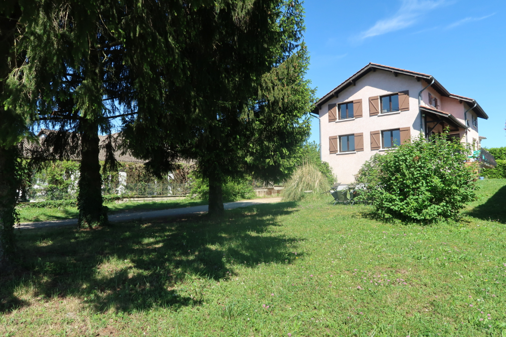 LAGNIEU - Villa T6 de 150 m² sur sous sol - terrain 1143 m² LAGNIEU - Villa T6 de 150 m² sur sous sol - terrain 1143 m²
