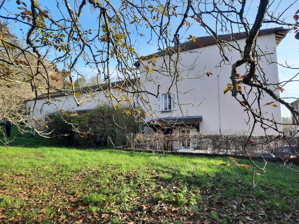 MEXIMIEUX - Maison de caractère de186 m² habitable et son terrain de 4500m² MEXIMIEUX - Maison de caractère de186 m² habitable et son terrain de 4500m²