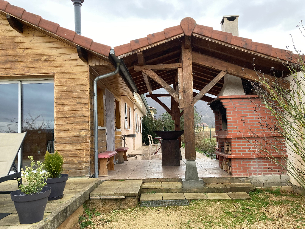 15 min de LAGNIEU - Villa T6 de 115 m² sur terrain de 1925 m² 15 min de LAGNIEU - Villa T6 de 115 m² sur terrain de 1925 m²