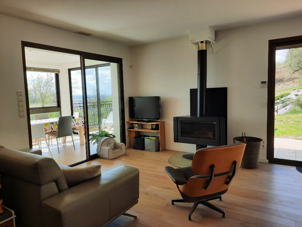 BELIGNEUX - Maison T6 de 140 m² sur son terrain de 1 000 m² BELIGNEUX - Maison T6 de 140 m² sur son terrain de 1 000 m²