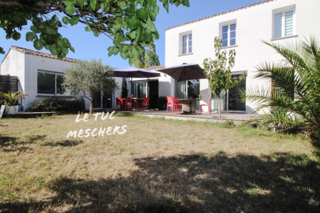 Maison Mornac Sur Seudre 6 pièce(s) 160 m2 Maison Mornac Sur Seudre 6 pièce(s) 160 m2