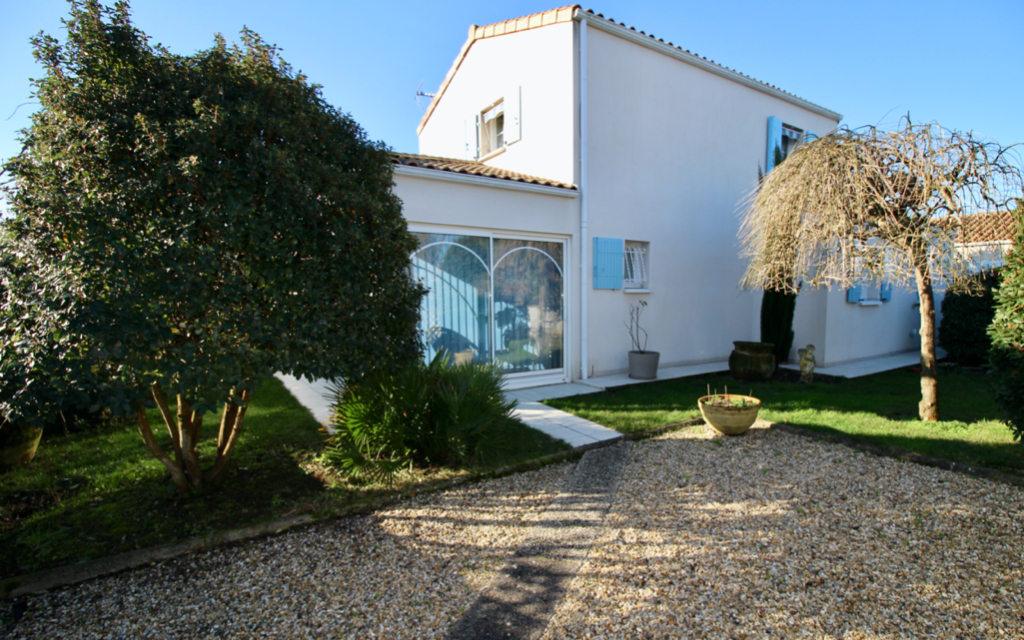 Meschers sur Gironde Maison 140 m² Véranda et Garage Meschers sur Gironde Maison 140 m² Véranda et Garage