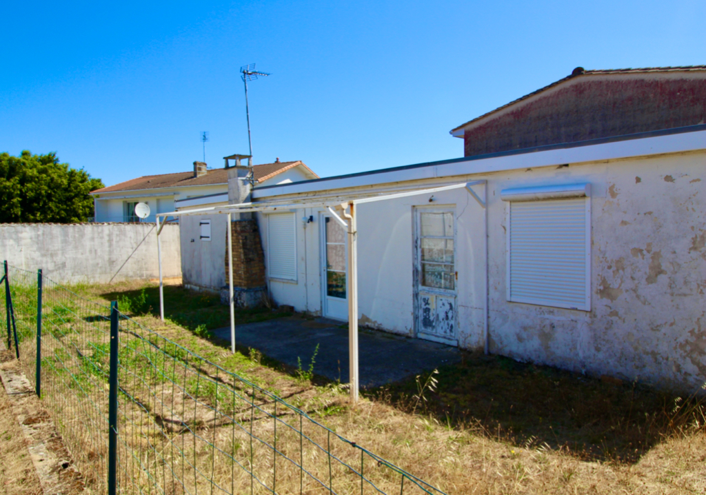 Maisonnette à réhabiliter Meschers sur Gironde Maisonnette à réhabiliter Meschers sur Gironde