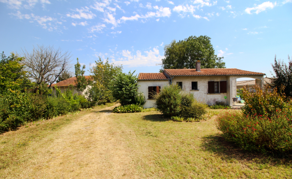 exclusivité Vente Maison 4 pièces avec Jardin clos Semussac exclusivité Vente Maison 4 pièces avec Jardin clos Semussac