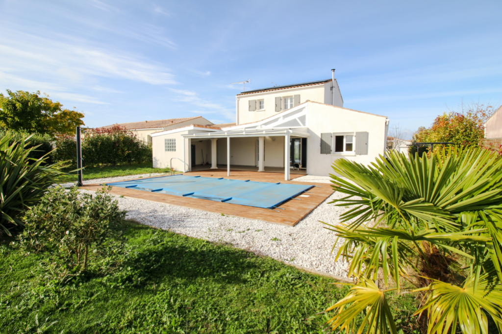 Maison 6 pièces 120 m2 Piscine Maison 6 pièces 120 m2 Piscine
