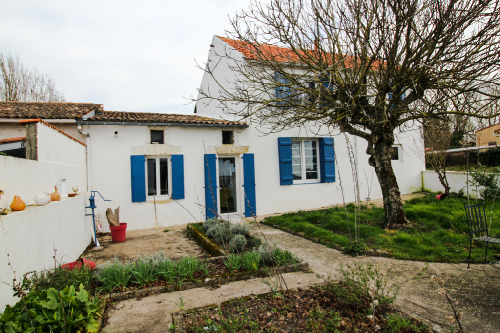 Proche Talmont Maison 7 pièces 140 m2 Proche Talmont Maison 7 pièces 140 m2