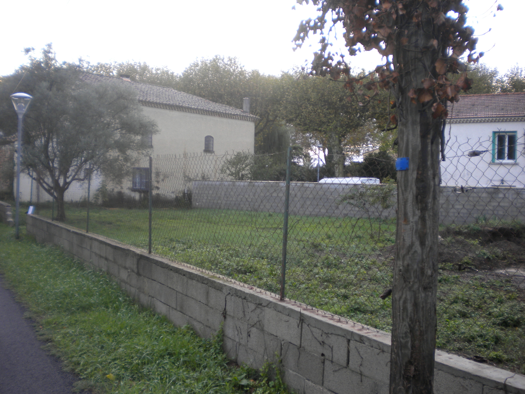 Terrain Mondragon 652 m2 Terrain Mondragon 652 m2