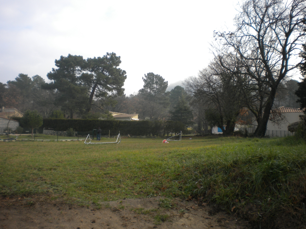 Terrain Mondragon 1066 m2 Terrain Mondragon 1066 m2