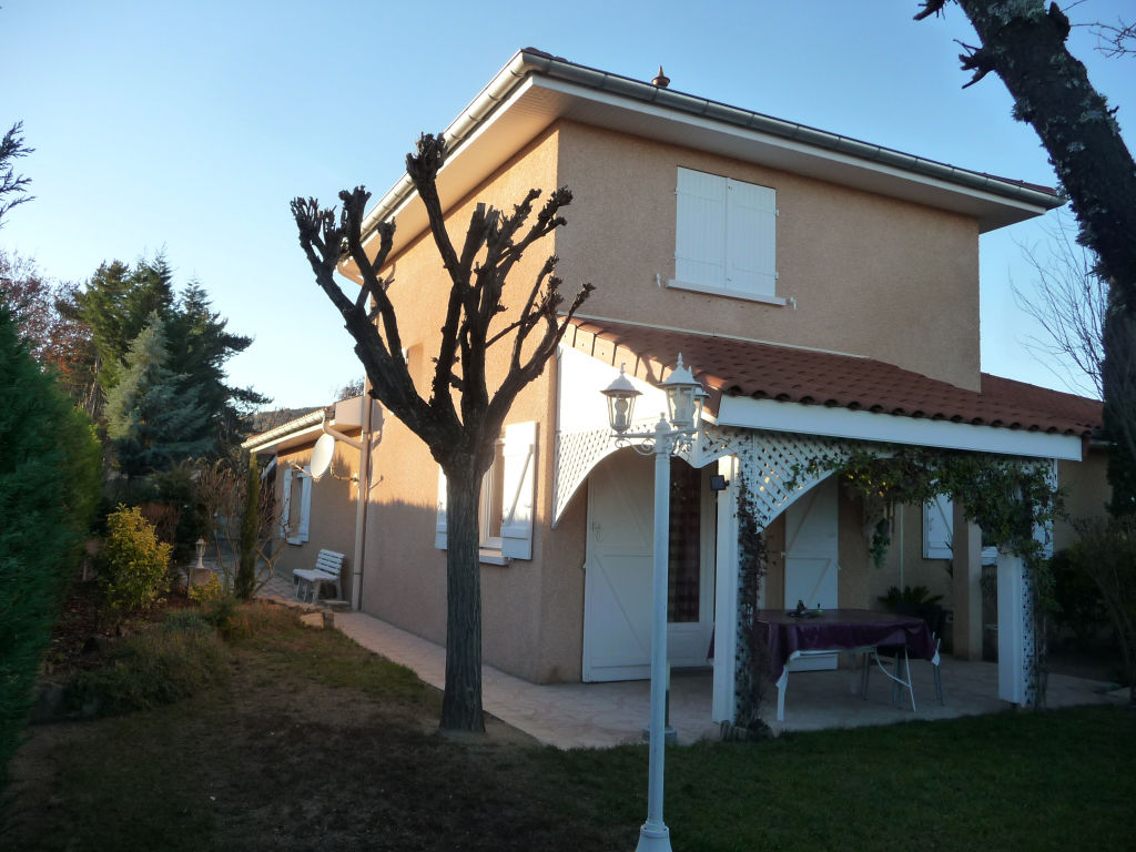 MONTBRISON QUARTIER TRANQUILLE MONTBRISON QUARTIER TRANQUILLE