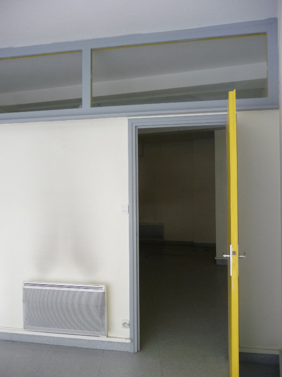 MONTBRISON CENTRE LOCAL DE 40 M² MONTBRISON CENTRE LOCAL DE 40 M²