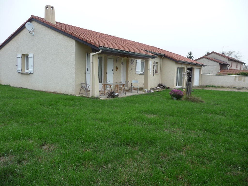 20 MN MONTBRISONMAISON P.P. SUR TERRAIN 1250 M² 20 MN MONTBRISONMAISON P.P. SUR TERRAIN 1250 M²