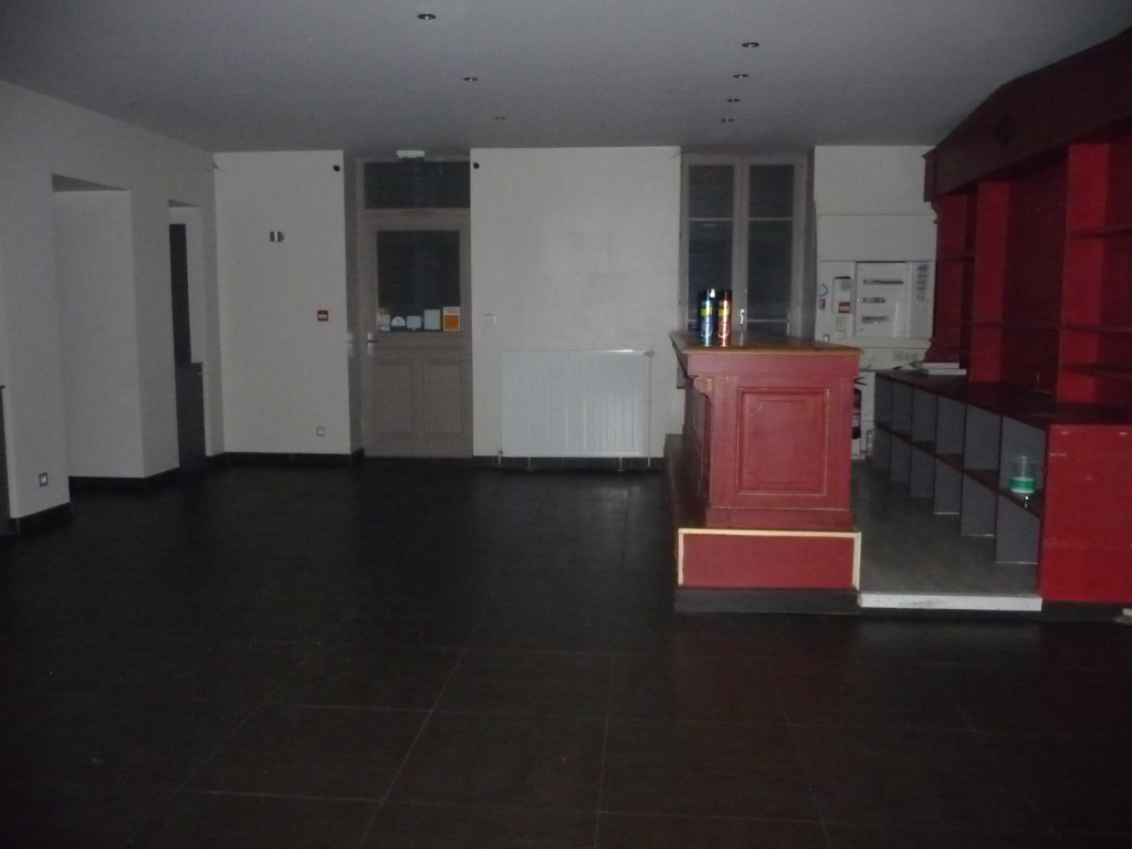 MONTBRISON BOULEVARD 90 M² MURS COMMERCIAUX MONTBRISON BOULEVARD 90 M² MURS COMMERCIAUX