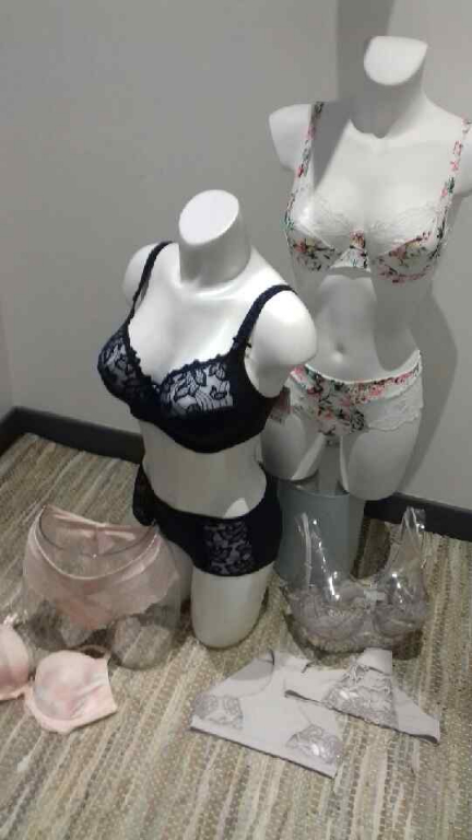 PLAINE DU FOREZ BIEN SITUE FONDS DE COMMERCE LINGERIE PLAINE DU FOREZ BIEN SITUE FONDS DE COMMERCE LINGERIE