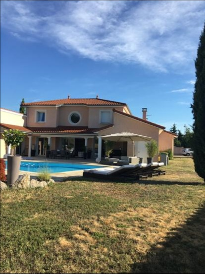4 MN MONTBRISON SUPERBE MAISON CONTEMPORAINE 4 MN MONTBRISON SUPERBE MAISON CONTEMPORAINE