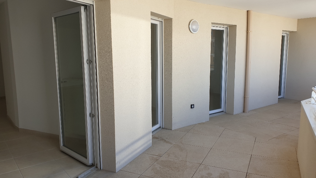 PRES PLATEAU BELLEVUE T.4. AVEC GRANDE TERRASSE PRES PLATEAU BELLEVUE T.4. AVEC GRANDE TERRASSE