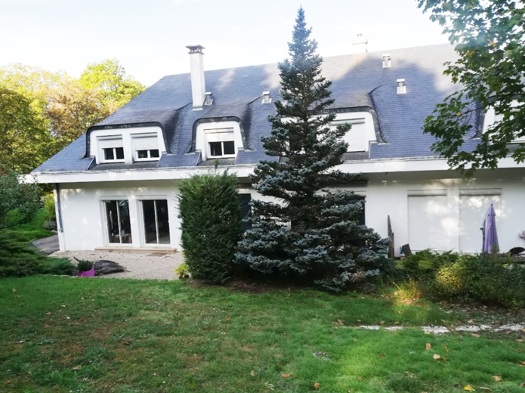 21400 Châtillon-sur-Seine (Côte d'Or). Maison d'architecte Construction 1977. 12 Pièces ? 6 Chambres ? 332 M² Terrain arboré 4800 m² 21400 Châtillon-sur-Seine (Côte d'Or). Maison d'architecte Construction 1977. 12 Pièces ? 6 Chambres ? 332 M² Terrain arboré 4800 m²