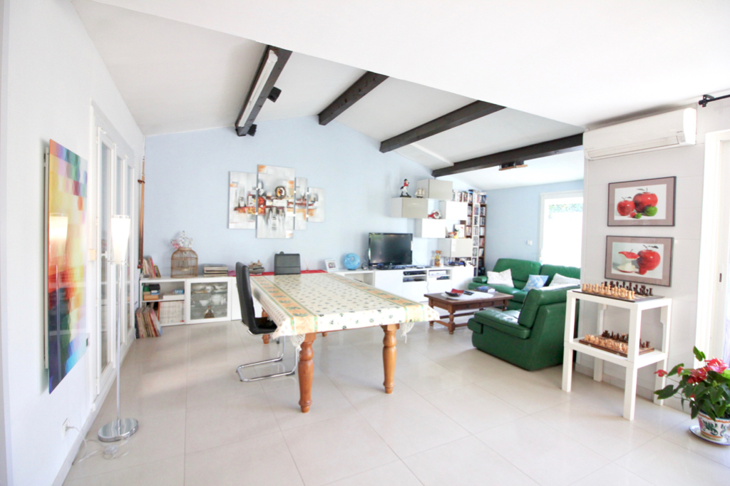 Maison Le Pontet 5 pièce(s) 118 m2 Maison Le Pontet 5 pièce(s) 118 m2