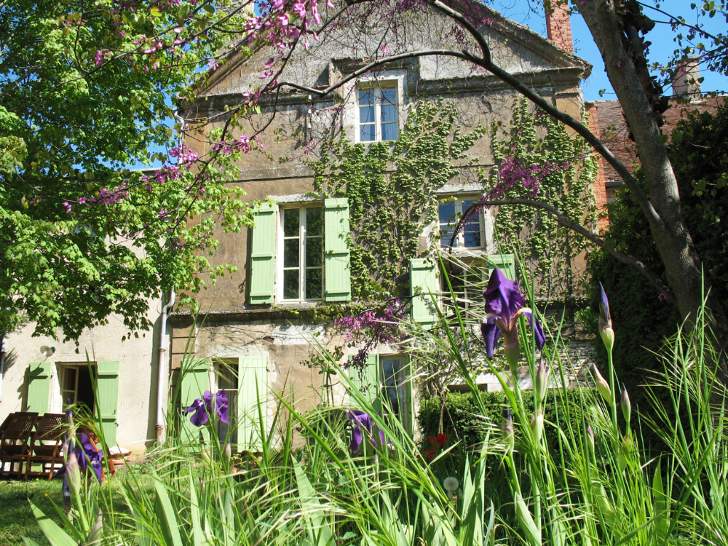 21400 Châtillon-sur-Seine (Côte-d'Or). Centre-ville, Maison XVIIe,15 pièces sur 3 niveaux 1250 m² terrain. 21400 Châtillon-sur-Seine (Côte-d'Or). Centre-ville, Maison XVIIe,15 pièces sur 3 niveaux 1250 m² terrain.