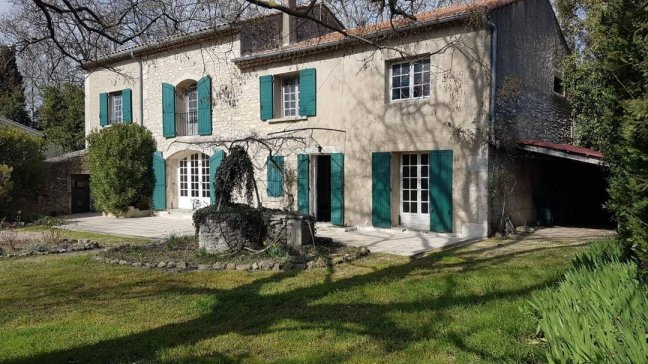 Mas Saint Remy De Provence 6 pièce(s) 200 m2 Mas Saint Remy De Provence 6 pièce(s) 200 m2