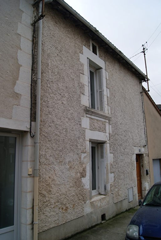 POITIERS SECTEUR CONDORCET MAISON DE 1900 EN PIERRE BELLE OPPORTUNITÉ D'INVESTISSEMENT POITIERS SECTEUR CONDORCET MAISON DE 1900 EN PIERRE BELLE OPPORTUNITÉ D'INVESTISSEMENT