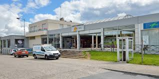 POITIERS LOCAL COMMERCIAL 64 M2 CENTRE COMMERCIAL DYNAMIQUE POITIERS LOCAL COMMERCIAL 64 M2 CENTRE COMMERCIAL DYNAMIQUE