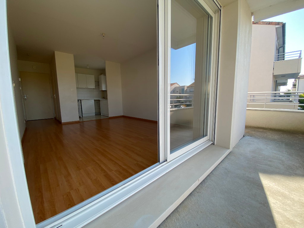 BUXEROLLES APPARTEMENT LOUE DE 41 M2 AVEC PARKING PRIVATIF DANS RESIDENCE SECURISEE DE 2006 BUXEROLLES APPARTEMENT LOUE DE 41 M2 AVEC PARKING PRIVATIF DANS RESIDENCE SECURISEE DE 2006