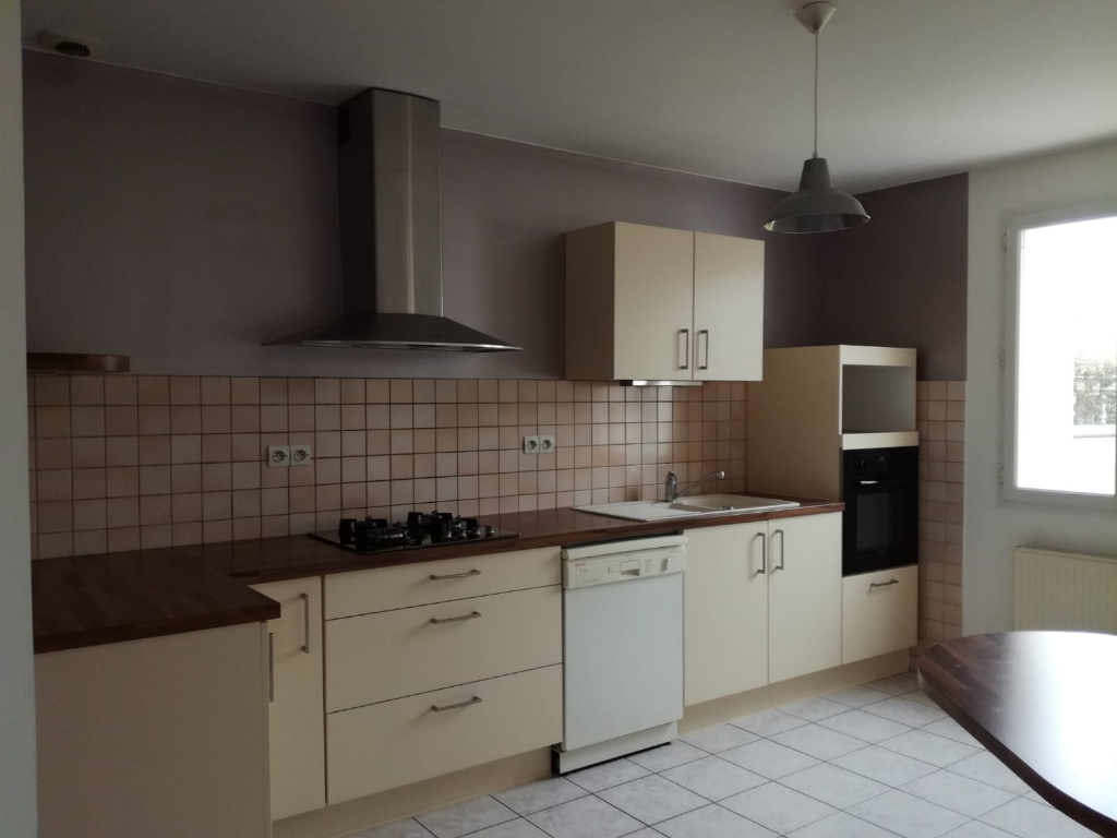 Maison Saint Benoit 4 pièce(s) 95 m2 Maison Saint Benoit 4 pièce(s) 95 m2
