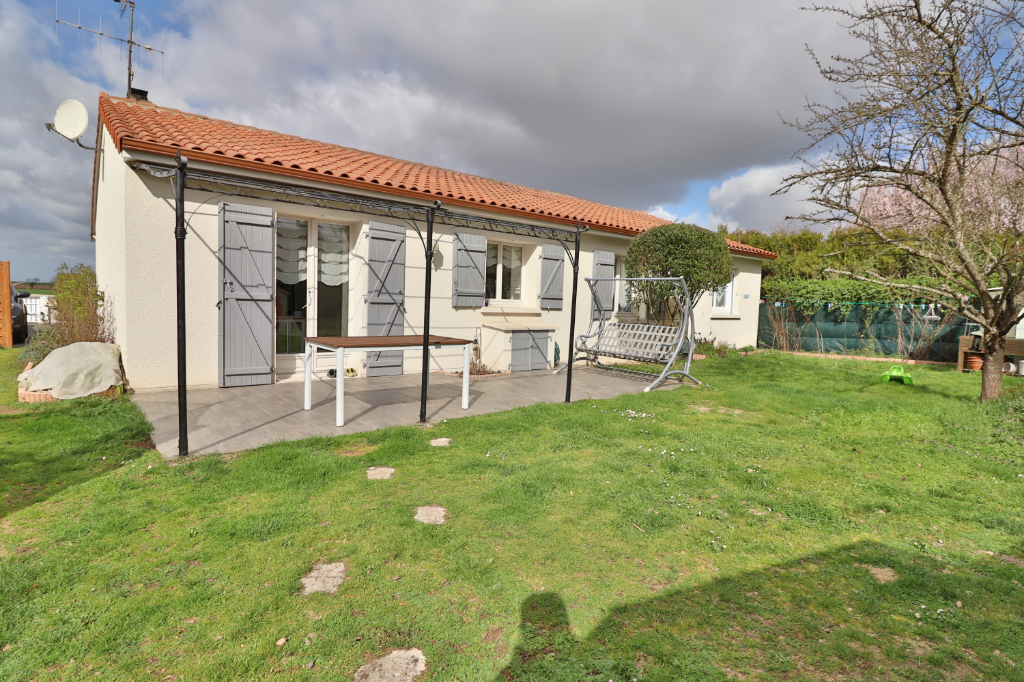 VOUNEUIL-SOUS-BIARD PLAIN-PIED AU CALME 4 CHAMBRES PROCHE DES COMMODITÉS VOUNEUIL-SOUS-BIARD PLAIN-PIED AU CALME 4 CHAMBRES PROCHE DES COMMODITÉS