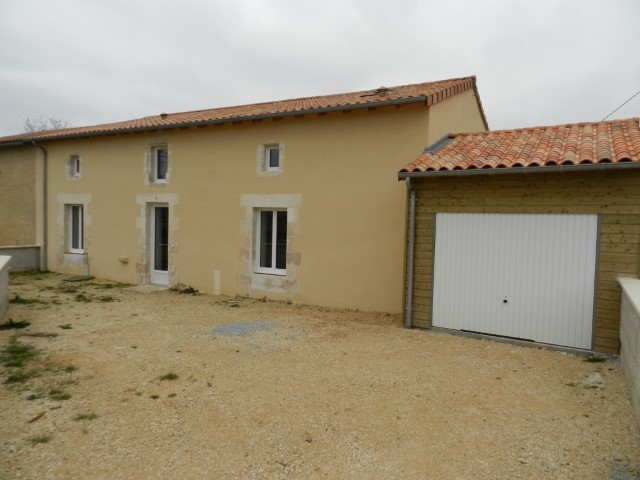 IDEAL INVESTISSEUR PROCHE VIVONNE MAISON EN PIERRES DE 150 M2 ENTIÈREMENT RÉNOVÉE IDEAL INVESTISSEUR PROCHE VIVONNE MAISON EN PIERRES DE 150 M2 ENTIÈREMENT RÉNOVÉE