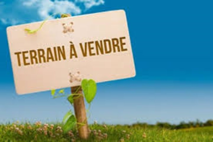 JAUNAY-MARIGNY TERRAIN CONSTRUCTIBLE DE 2390 m² JAUNAY-MARIGNY TERRAIN CONSTRUCTIBLE DE 2390 m²