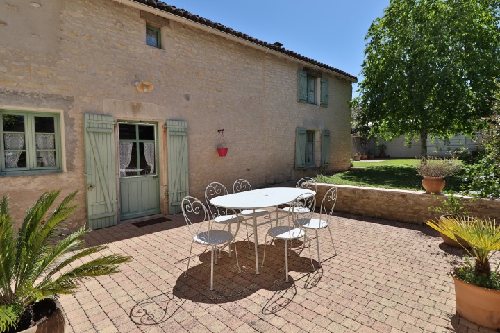 AVANTON - EXCLUSIVITE- BEAUCOUP DE CACHET POUR CETTE BELLE EN PIERRES MAISON DE 166 m² AVANTON - EXCLUSIVITE- BEAUCOUP DE CACHET POUR CETTE BELLE EN PIERRES MAISON DE 166 m²