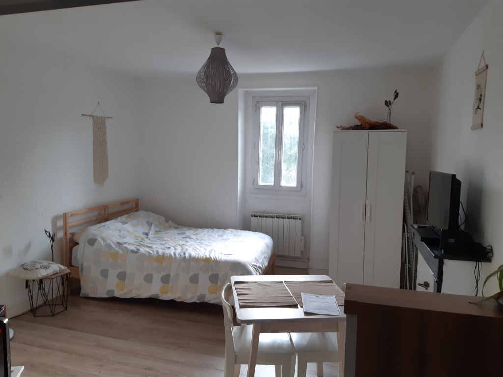 APPARTEMENT 22 M2 HYPER CENTRE DE POITIERS MARCHE DE NOTRE DAME : RENTABILITÉ CASH-FLOW POSITIF ET CACHET! APPARTEMENT 22 M2 HYPER CENTRE DE POITIERS MARCHE DE NOTRE DAME : RENTABILITÉ CASH-FLOW POSITIF ET CACHET!