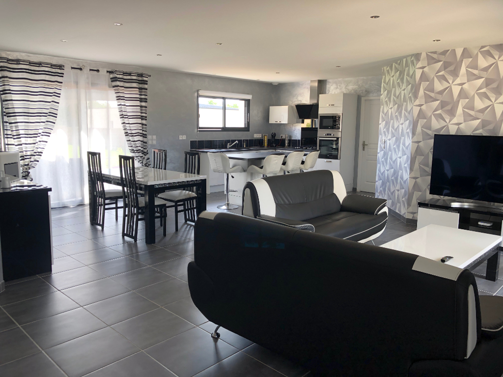 NOUAILLE-MAUPERTUIS PROCHE CHU PLAIN-PIED RT 2012 TRÈS CONTEMPORAIN 4 CHAMBRES ET 1266 M2 DE JARDIN COUP DE COEUR ASSURE NOUAILLE-MAUPERTUIS PROCHE CHU PLAIN-PIED RT 2012 TRÈS CONTEMPORAIN 4 CHAMBRES ET 1266 M2 DE JARDIN COUP DE COEUR ASSURE
