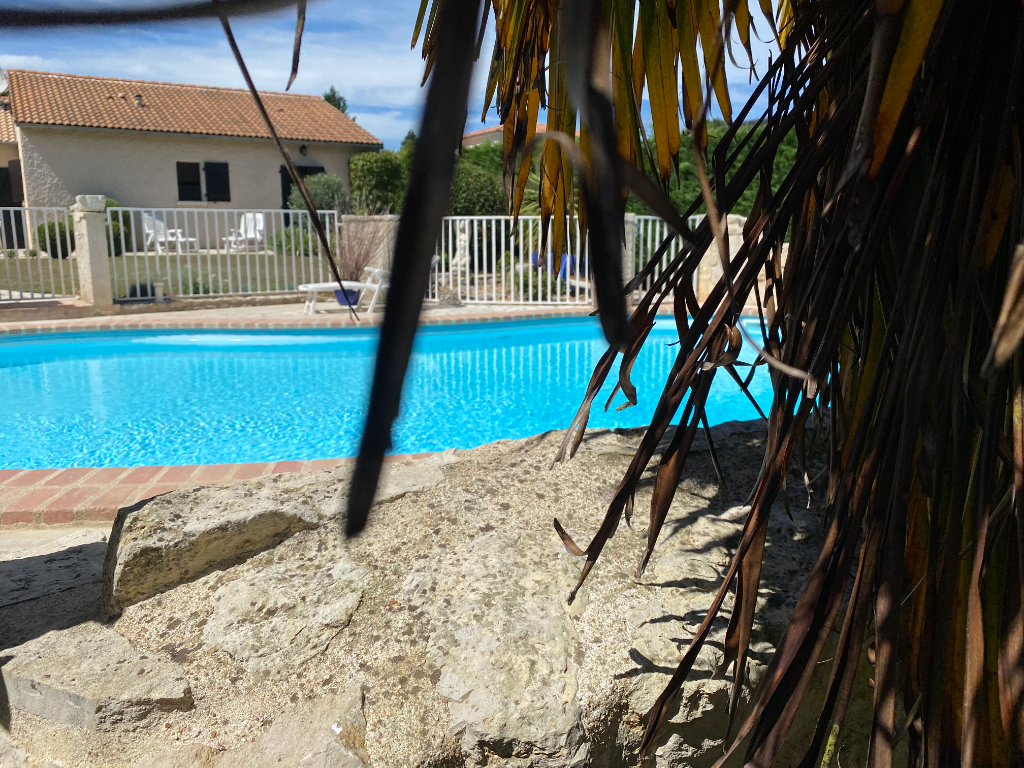 MIGNE AUXANCES RARE PRESTATIONS! SUPERBE MAISON DE 148 M2 ET 4 CHAMBRES SUR UN MAGNIFIQUE TERRAIN D'ENVIRON 5 170CM² CLOS ET ARBORE AVEC TERRAIN DE TENNIS ET PISCINE MIGNE AUXANCES RARE PRESTATIONS! SUPERBE MAISON DE 148 M2 ET 4 CHAMBRES SUR UN MAGNIFIQUE TERRAIN D'ENVIRON 5 170CM² CLOS ET ARBORE AVEC TERRAIN DE TENNIS ET PISCINE