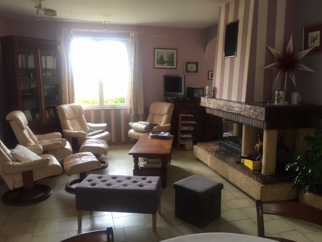 PROCHE THENEZAY MAISON DE PLAIN-PIED D'ENVIRON 180 M2 HABITABLE 3 CHAMBRES ET UN BUREAU SUR ENVIRON 3000 M2 DE TERRAIN AVEC DEPENDANCE PROCHE THENEZAY MAISON DE PLAIN-PIED D'ENVIRON 180 M2 HABITABLE 3 CHAMBRES ET UN BUREAU SUR ENVIRON 3000 M2 DE TERRAIN AVEC DEPENDANCE