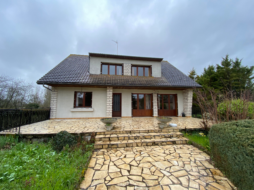 PROCHE VOUZAILLES MAISON D'ENVIRON 125 M2 4 CHAMBRES ET UN BUREAU SUR ENVIRON 2970 M2 DE TERRAIN PROCHE VOUZAILLES MAISON D'ENVIRON 125 M2 4 CHAMBRES ET UN BUREAU SUR ENVIRON 2970 M2 DE TERRAIN