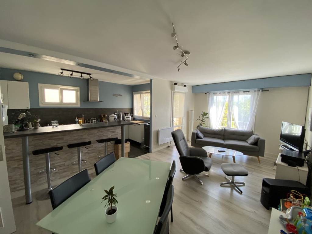 POITIERS QUARTIER FACULTE BEL APPARTEMENT RENOVE ET LUMINEUX AVEC BALCONS DE 74M2 2 CHAMBRES ET GARAGE FERME DANS UNE RESIDENCE SECURISEE POITIERS QUARTIER FACULTE BEL APPARTEMENT RENOVE ET LUMINEUX AVEC BALCONS DE 74M2 2 CHAMBRES ET GARAGE FERME DANS UNE RESIDENCE SECURISEE
