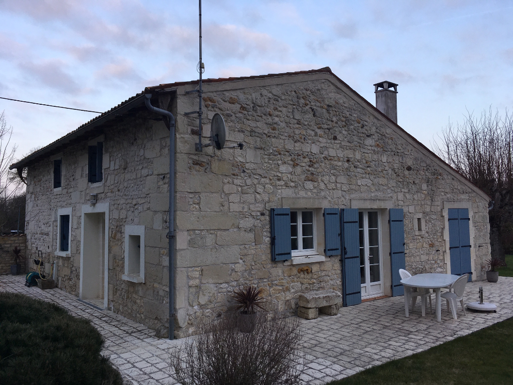 Maison Saintes rive gauche (17) Maison Saintes rive gauche (17)