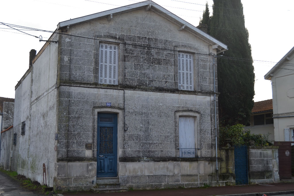 Maison Saintes (17) centre ville Maison Saintes (17) centre ville