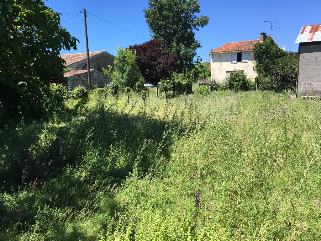 Terrain constructible à La Clisse Terrain constructible à La Clisse