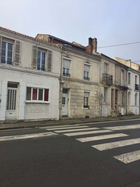Maison Saintes (17) rive droite Maison Saintes (17) rive droite