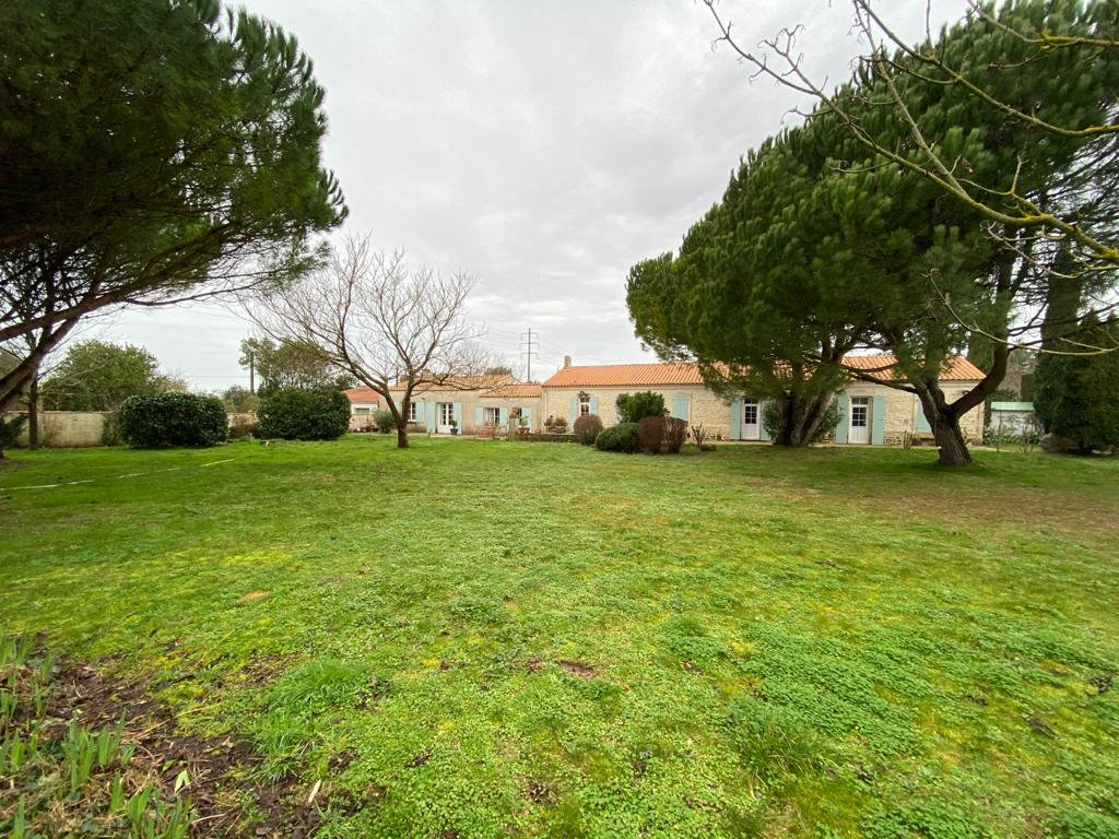 Maison Dolus D Oleron 6 pièce(s) 233 m2 Maison Dolus D Oleron 6 pièce(s) 233 m2