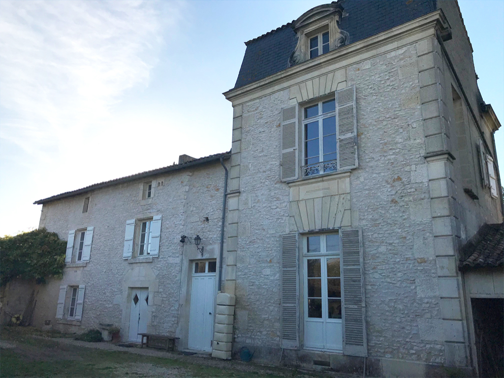 Logis à Cognac (16) Logis à Cognac (16)