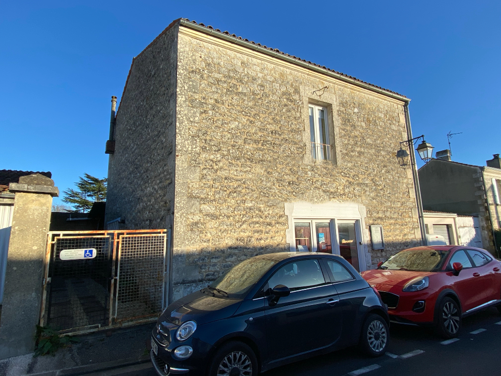 EXCLUSIVITE-Maison à Saintes (17) EXCLUSIVITE-Maison à Saintes (17)