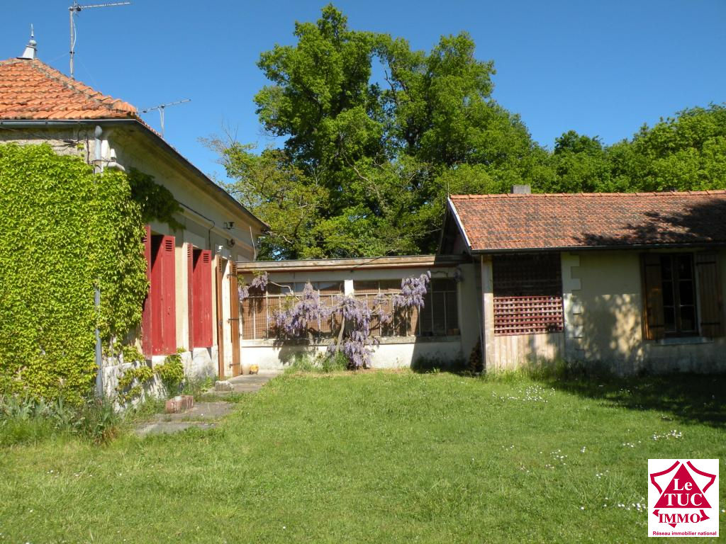 REIGNAC Maison 135 m² 4 chbres combles aménagées REIGNAC Maison 135 m² 4 chbres combles aménagées