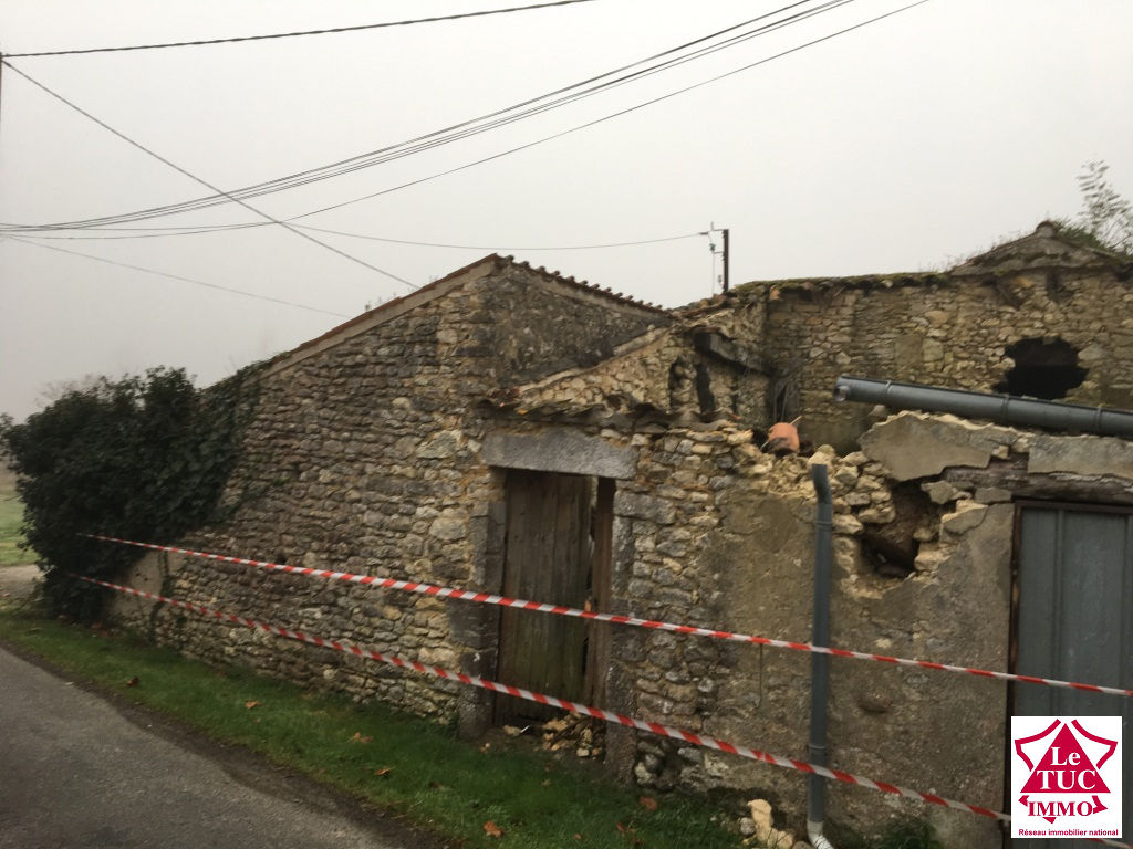 Grange à Eyrans, proche Blaye Grange à Eyrans, proche Blaye