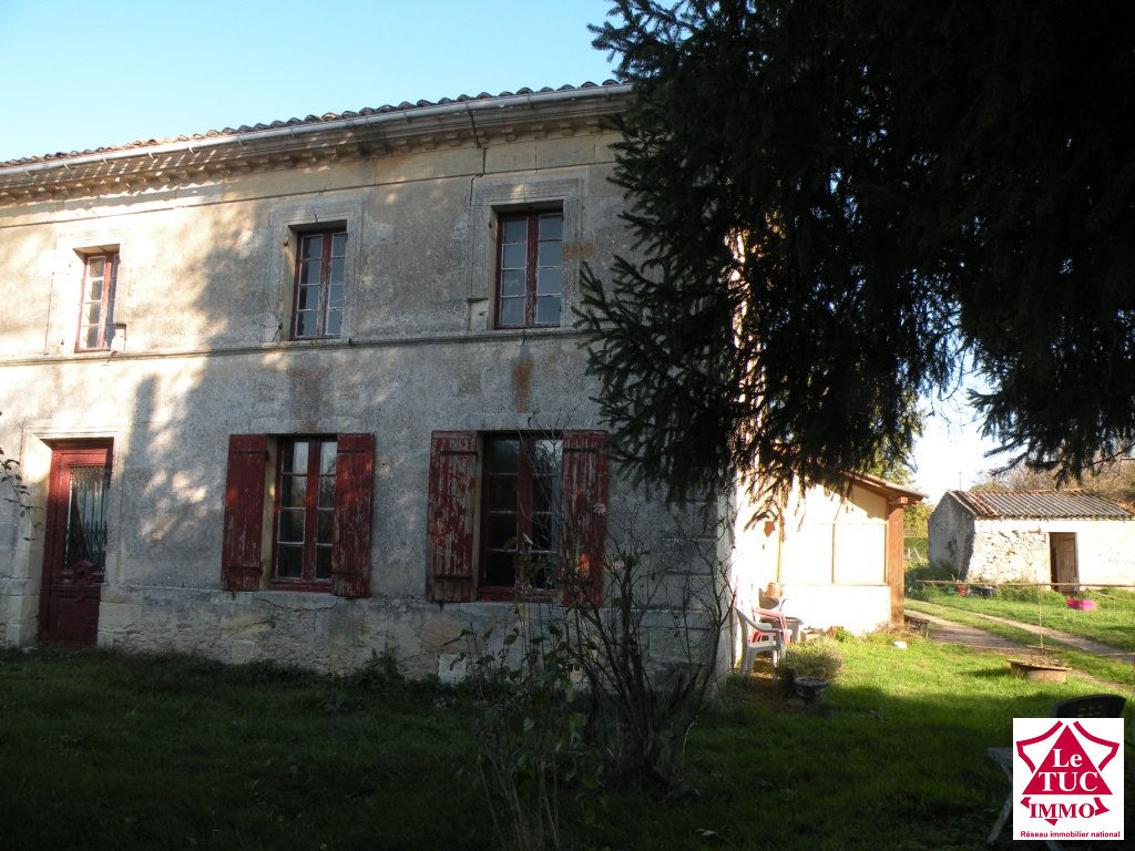 REIGNAC Girondine 120 m² sur 6 000 m² REIGNAC Girondine 120 m² sur 6 000 m²